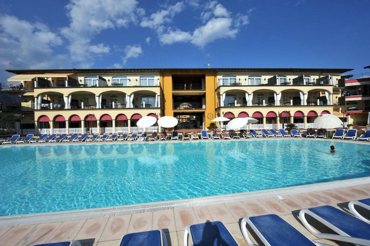 Giardino Dei Colori Dianella Appartamenti Pool Relax &Family Friendly Toscolano-Maderno Exterior foto